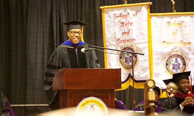 Commencement 2017 2 resized .jpg