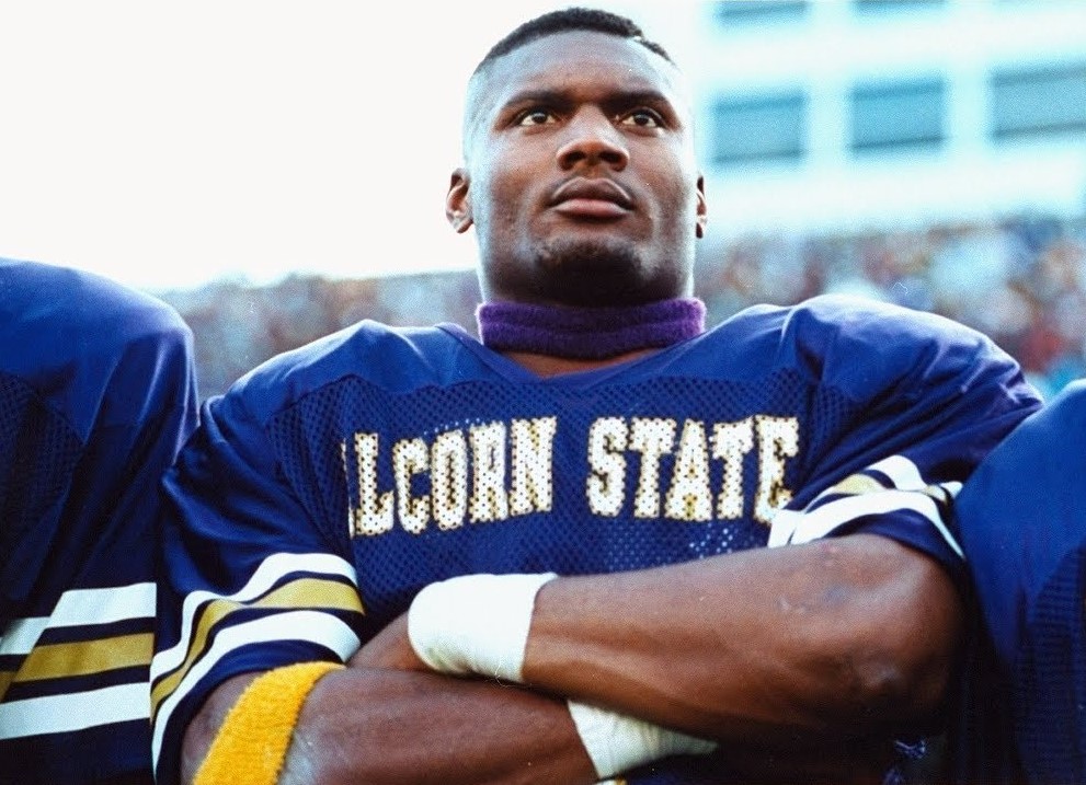 Steve McNair, EJ Junior join 2020 College Football Hall of Fame class